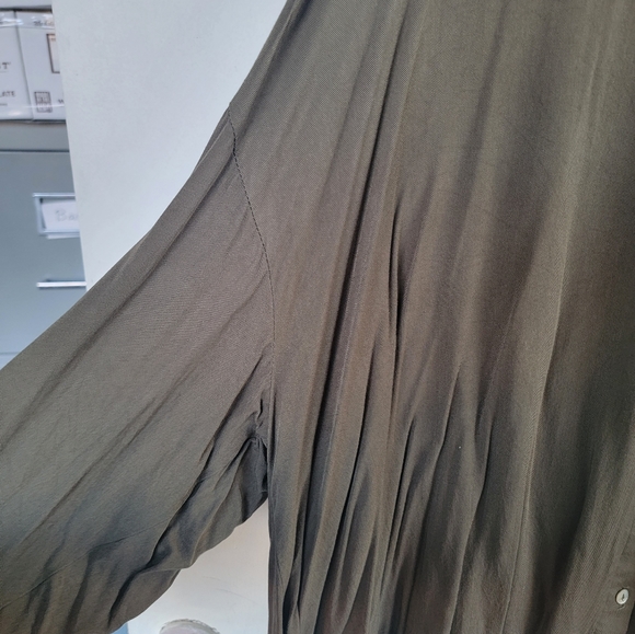 NWOT Andree by Unit brand button down long-sleeve size 1x - Picture 4 of 6